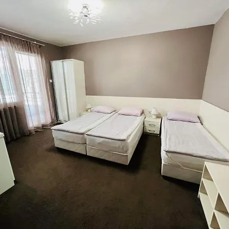 джорджия Китен